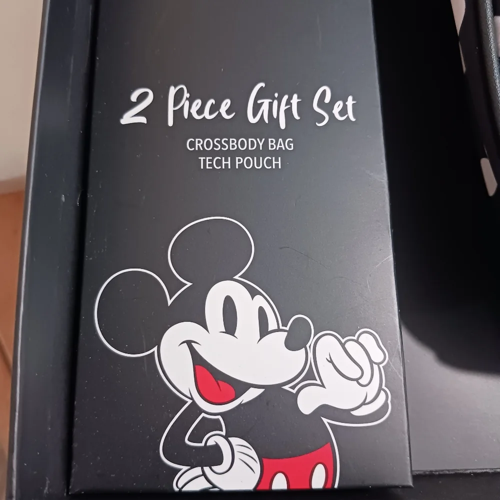 Bioworld Disney Mickey Mouse Crossbody & Tech Pouch Set - Picture 9 of 12